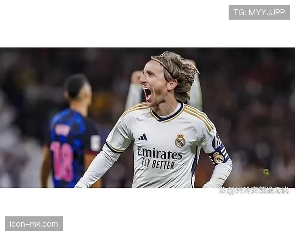 克鲁伊夫经典时刻回顾：足球天才如何重塑现代比赛格局引热议