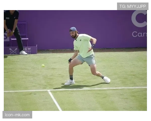 乔丹·汤普森这生活，感觉比网球还要高配得吓人啊！